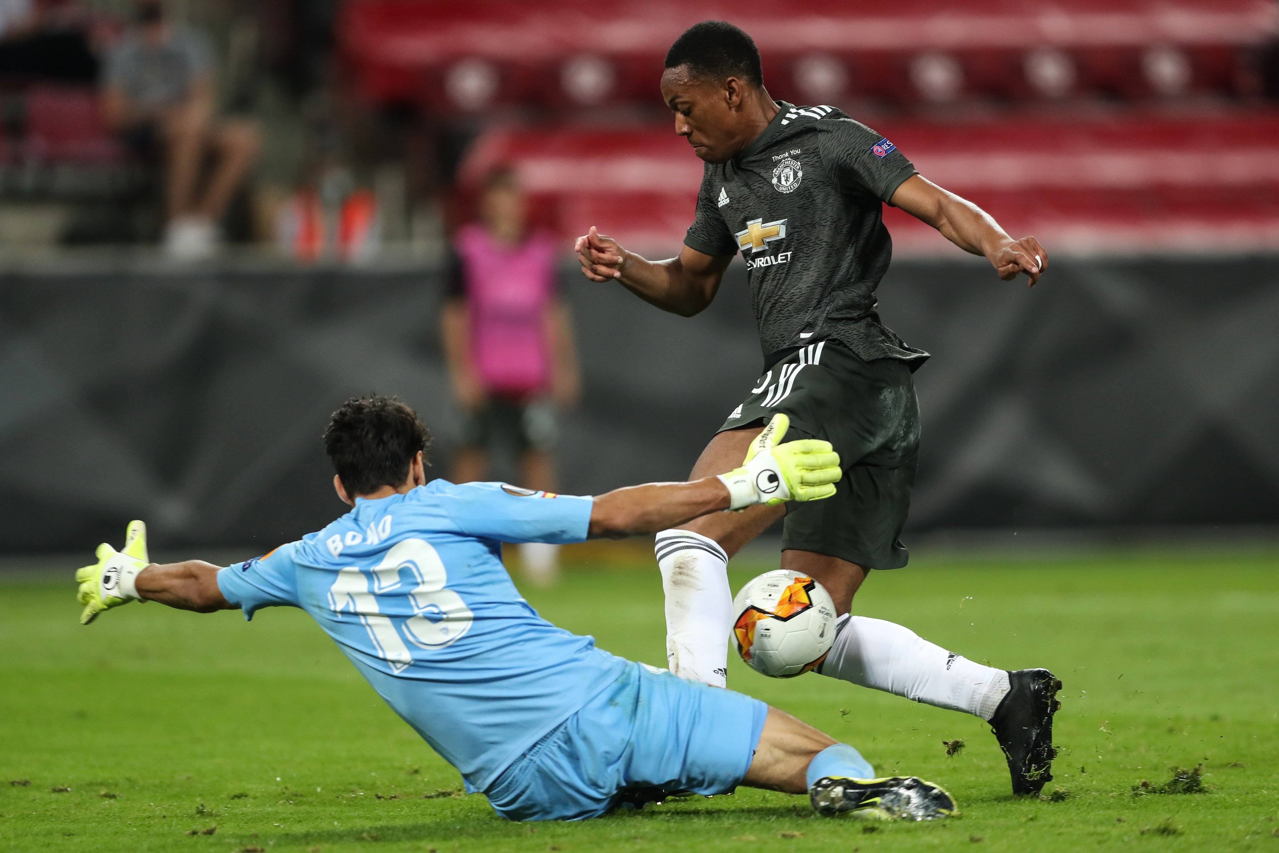 包含刚刚！今晨阿斯顿维拉调整名单以备欧篮联塞维利亚刷新队史纪录备战CBA季后赛，那不勒斯防线松动备战全明星赛的词条